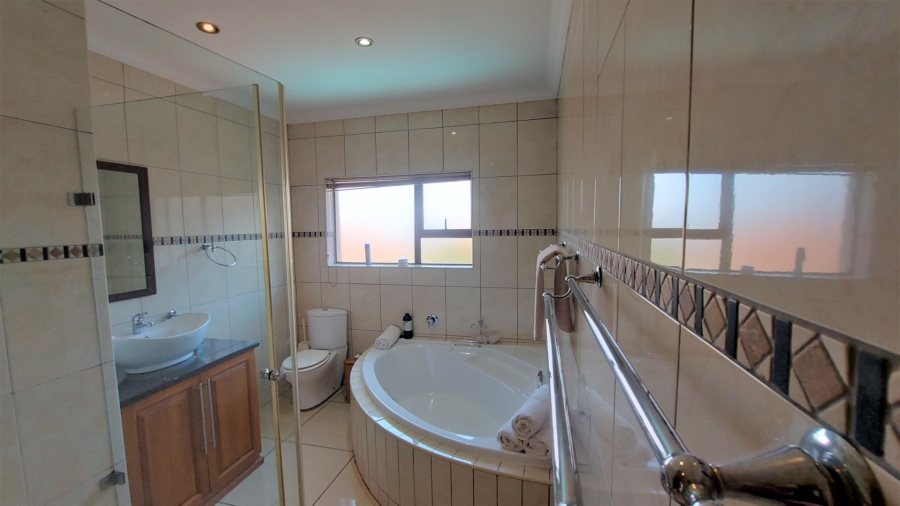7 Bedroom Property for Sale in Birdwood Estate North West
